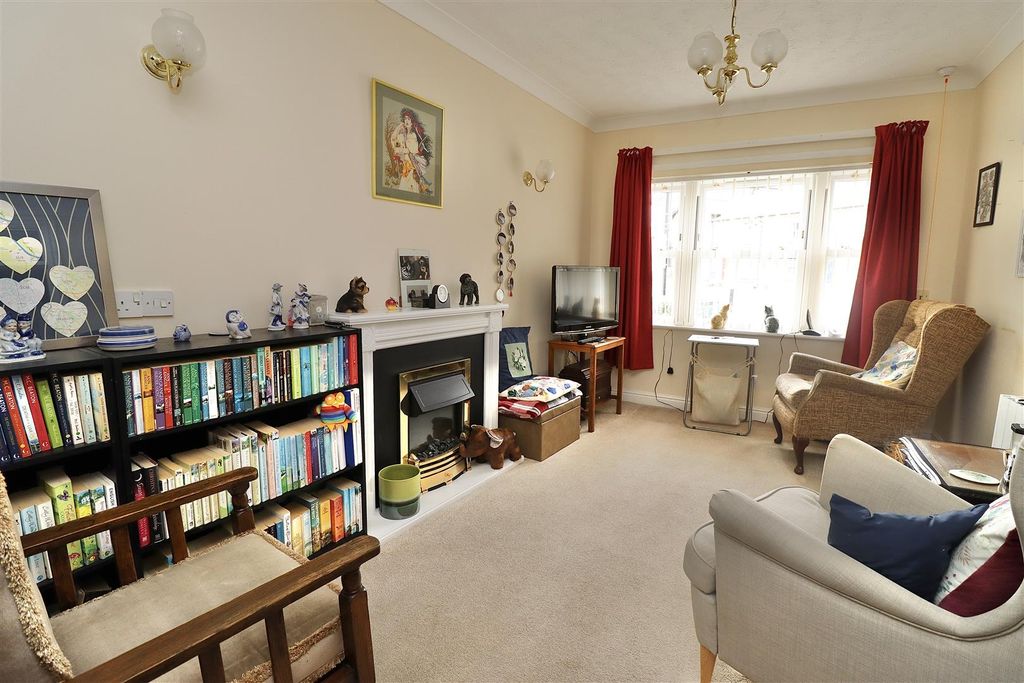 Property photo 2 of 8