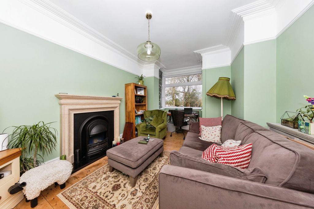 Property photo 3 of 15