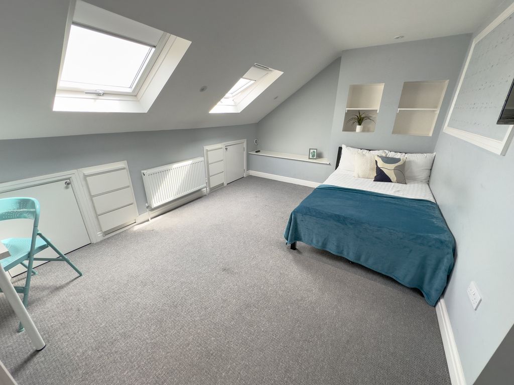 Property photo 1 of 13 7