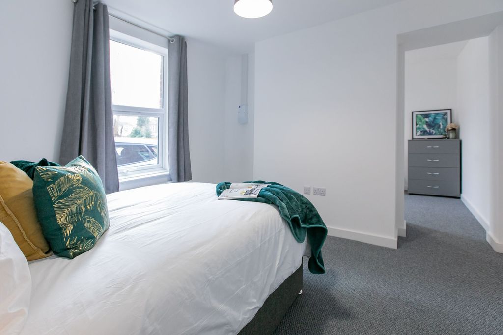 Property photo 1 of 8 Photo 10