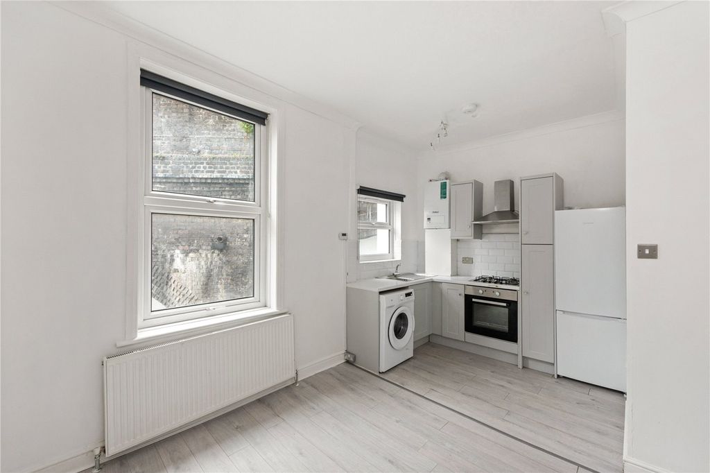 Property photo 1 of 11 Picture No. 04