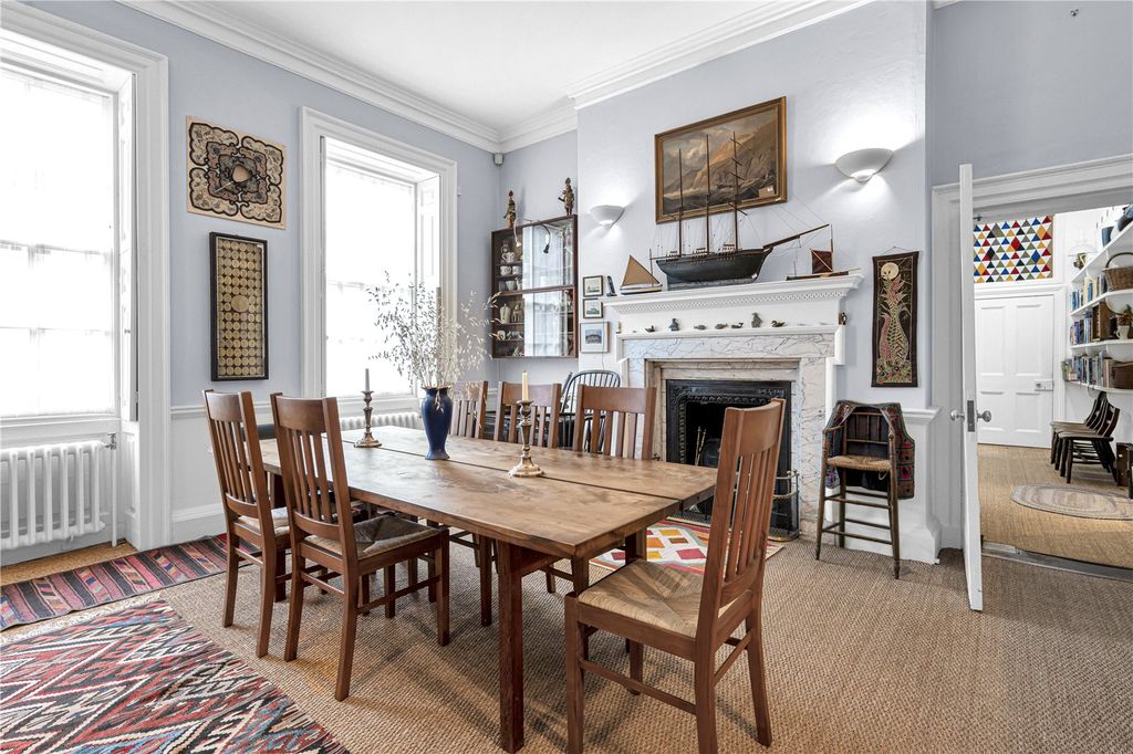 Property photo 3 of 28 Dining Room