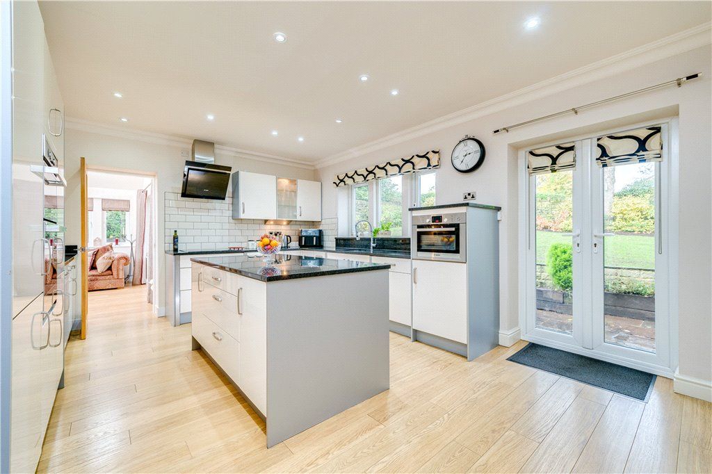 Property photo 2 of 31 Kitchen Diner