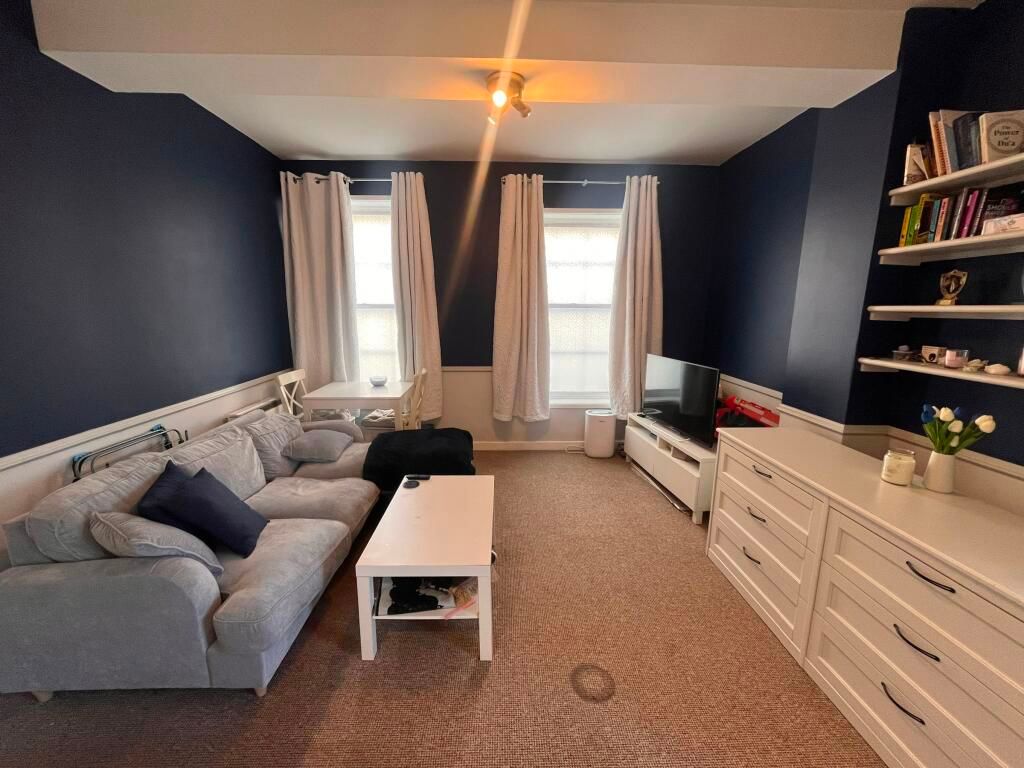 Property photo 3 of 9
