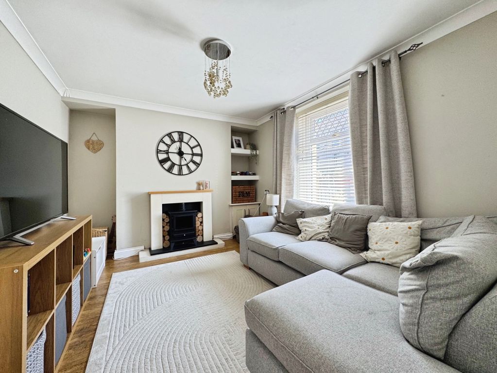 Property photo 3 of 26 5318405