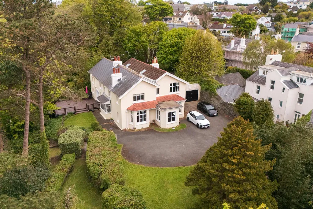 Property photo 1 of 48
