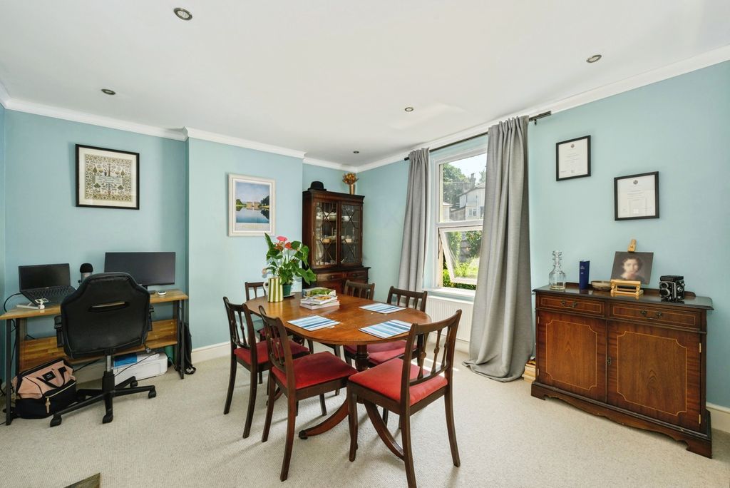 Property photo 3 of 13 Pbox-Img.Jpg