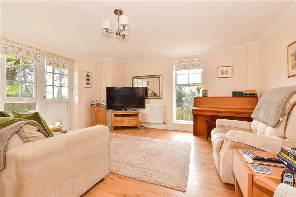 Property photo 3 of 13 Lounge/Dining Area