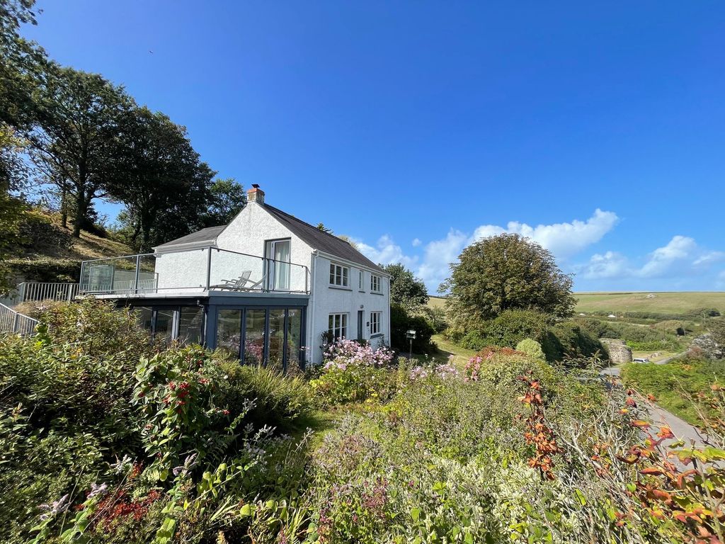 Property photo 1 of 44