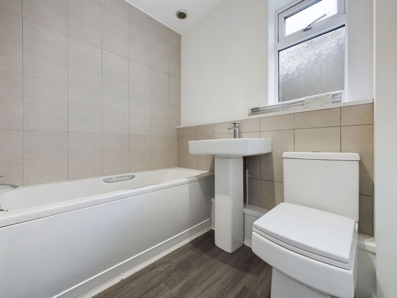 Property photo 3 of 9 Bathroom