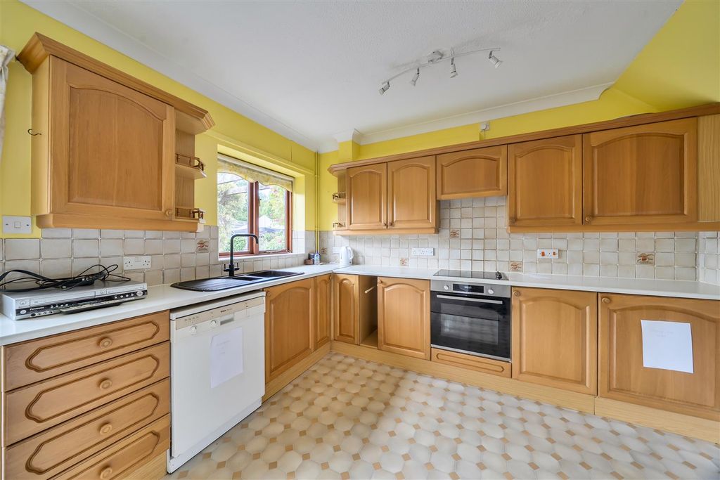 Property photo 2 of 16 Kitchen