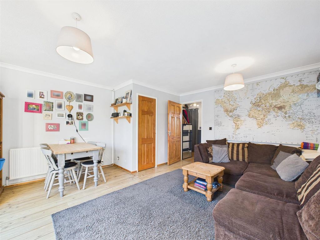 Property photo 3 of 10 Cam02435G0-Pr0115-Still009.Jpg