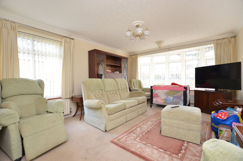 Property photo 2 of 11 2 - Living-Room