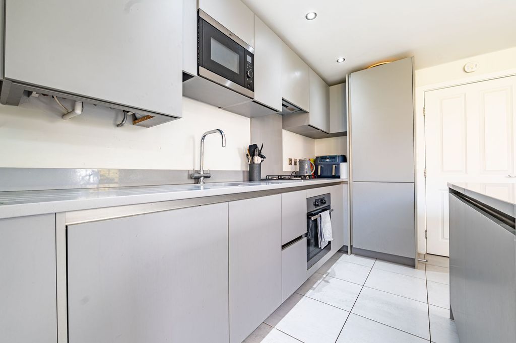 Property photo 3 of 22