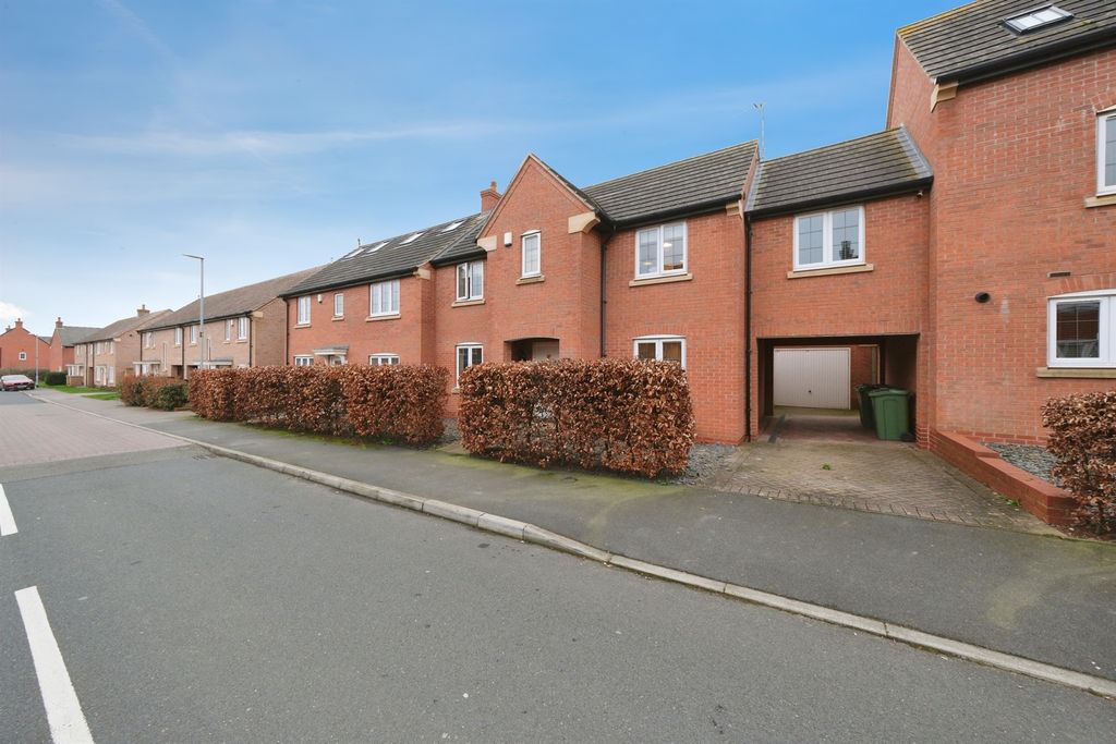 Property photo 3 of 33