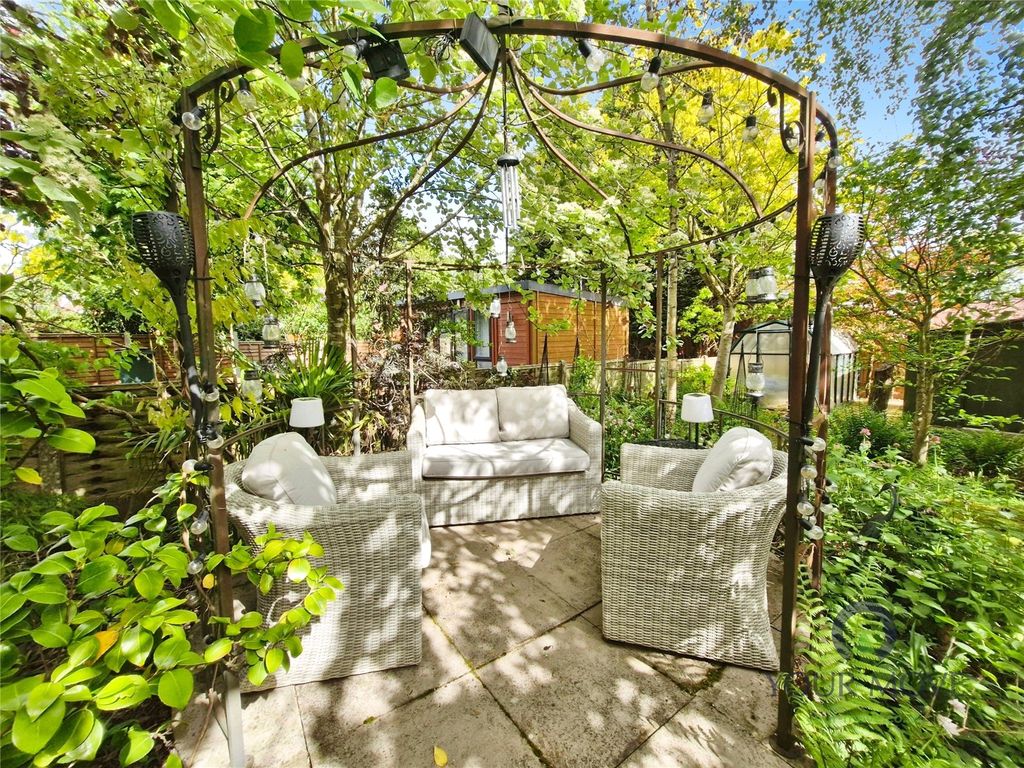 Property photo 1 of 22 Garden