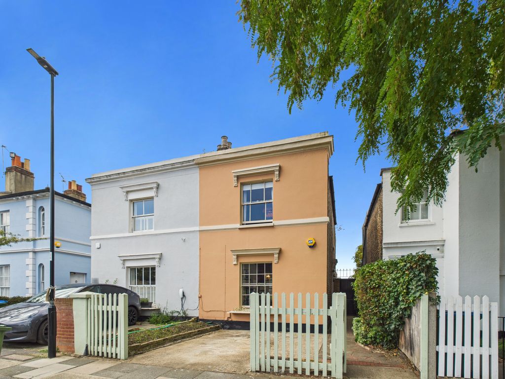 Property photo 1 of 18