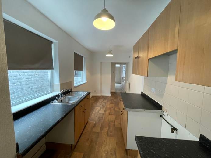 Property photo 3 of 9 Kitchen