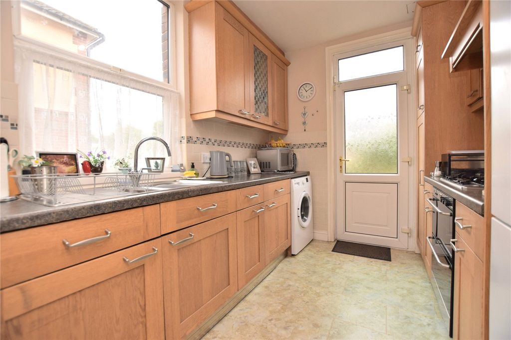 Property photo 3 of 22 Picture No. 09