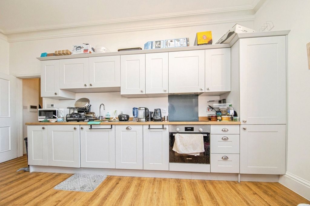 Property photo 2 of 12 Picture No. 11