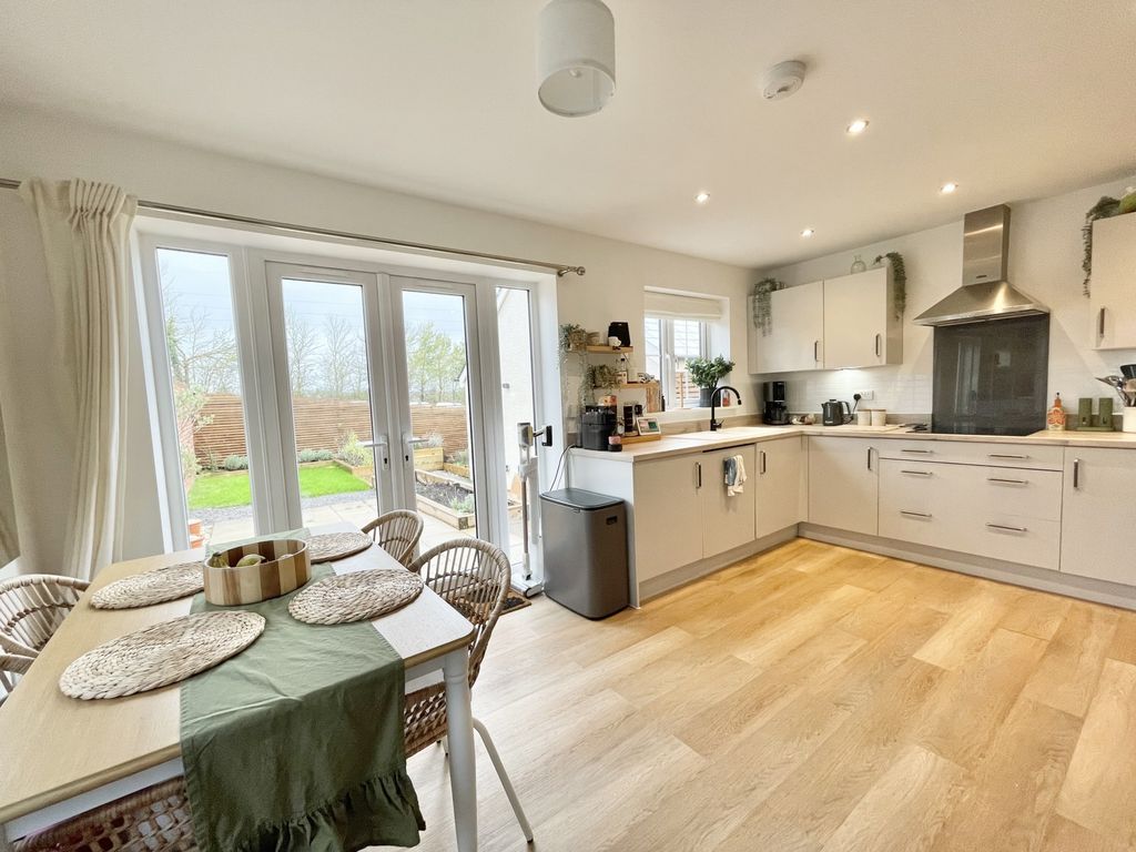 Property photo 2 of 15 Photo 3