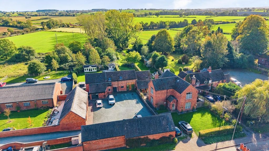 Property photo 1 of 31 Oldcliffesbarndrone-8.Jpg