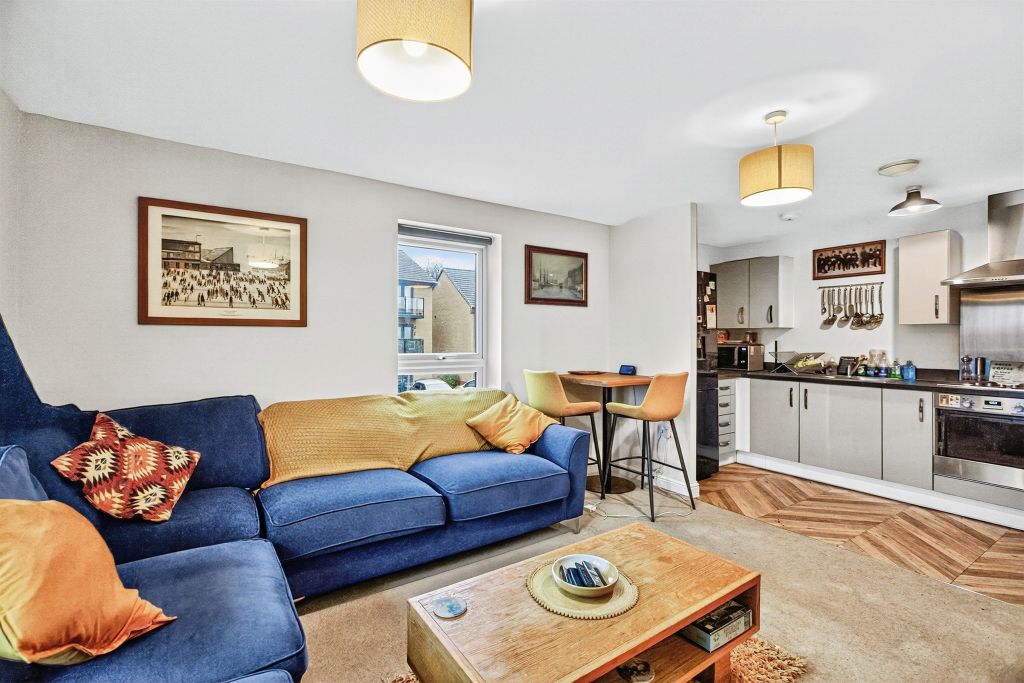 Property photo 2 of 17