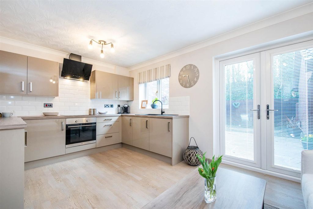 Property photo 3 of 24 Kitchen/Diner