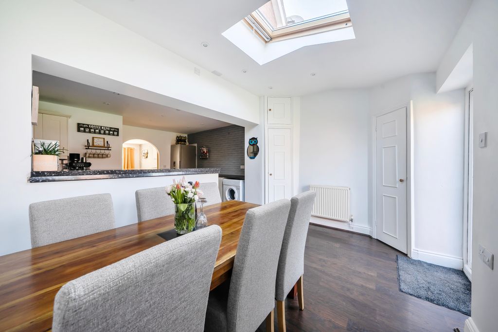 Property photo 3 of 27 1447879-13-69E5Ec4F50888