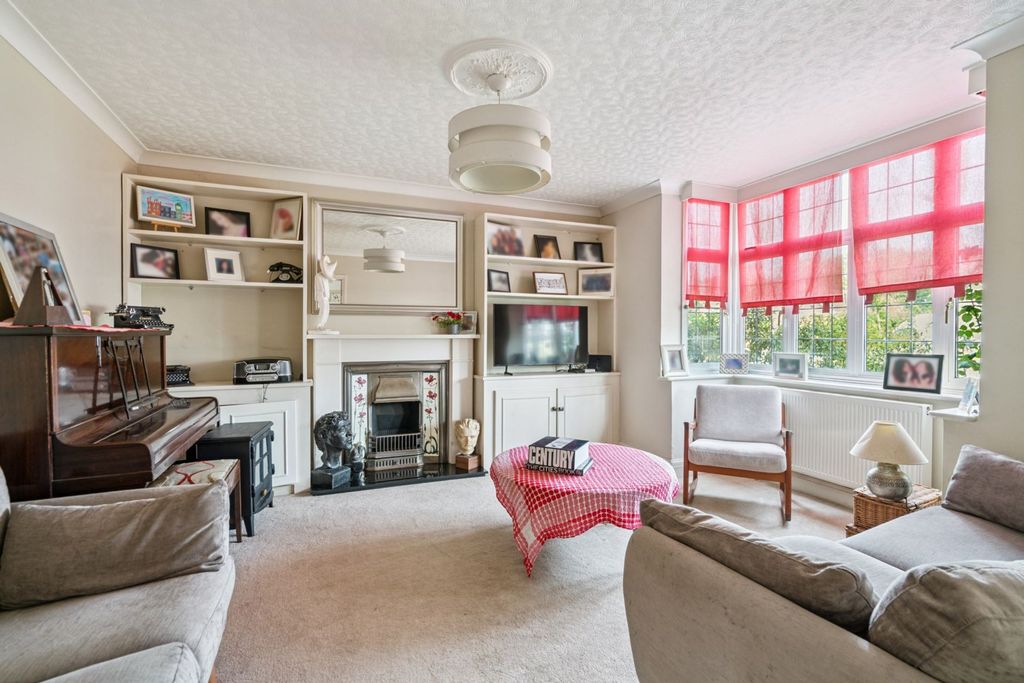 Property photo 2 of 20