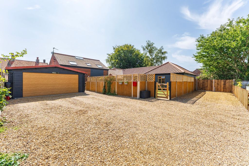 Property photo 2 of 30