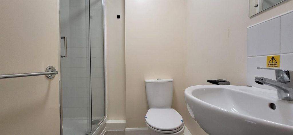 Property photo 3 of 8 Vibsoyi7Mueat84Uaxqekw.Jpeg