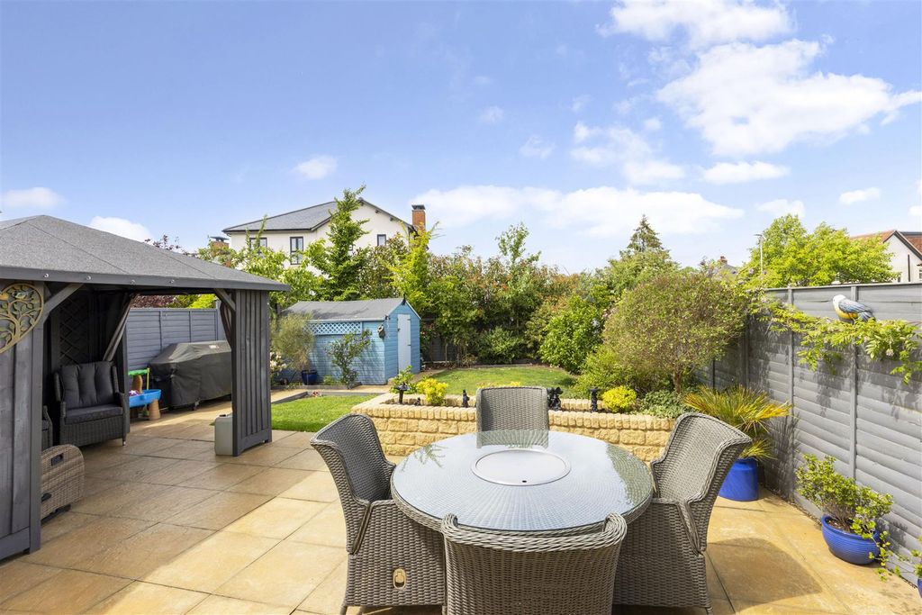 Property photo 2 of 13 Ph4_5987019.Jpg