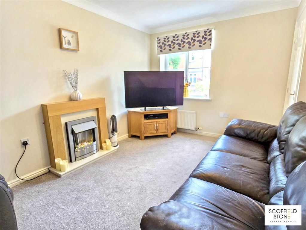 Property photo 2 of 12 Lounge