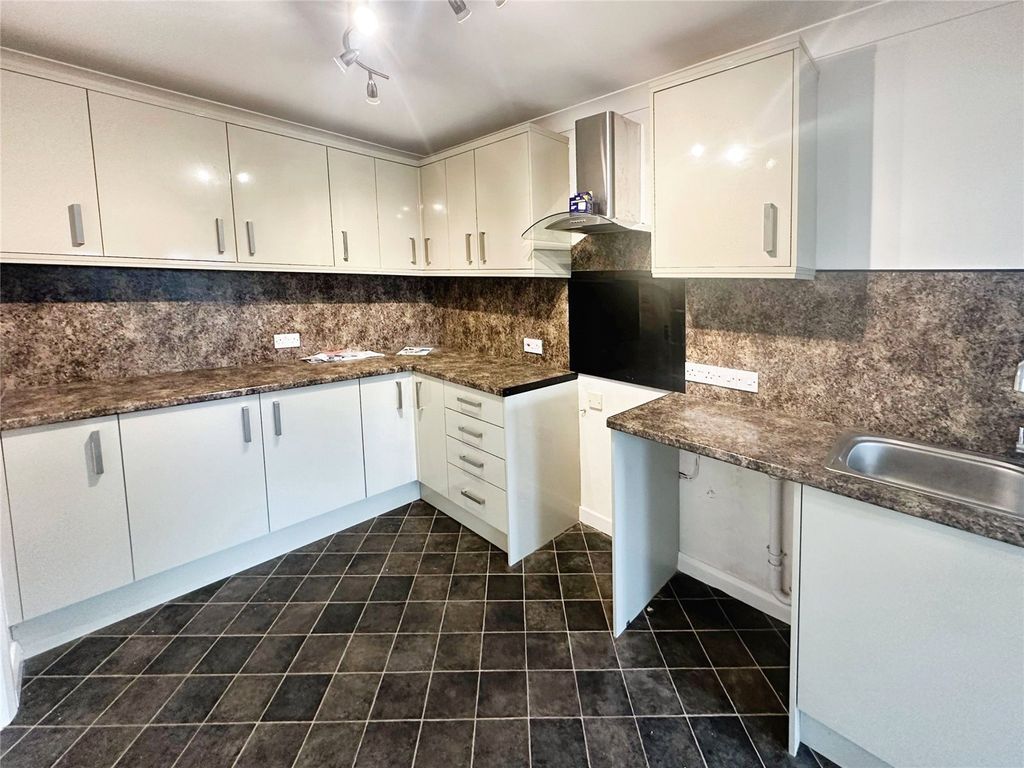 Property photo 2 of 14 Kitchen