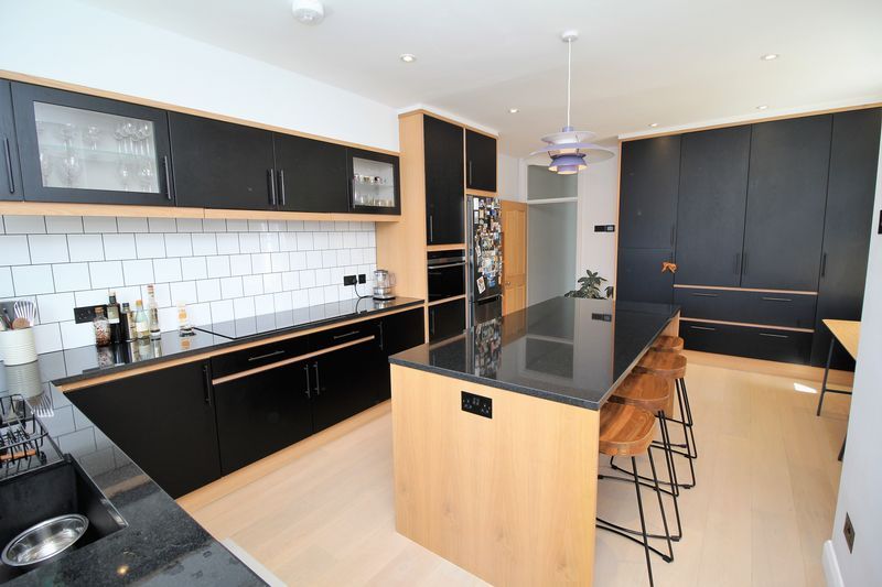 Property photo 2 of 22 Photo 9