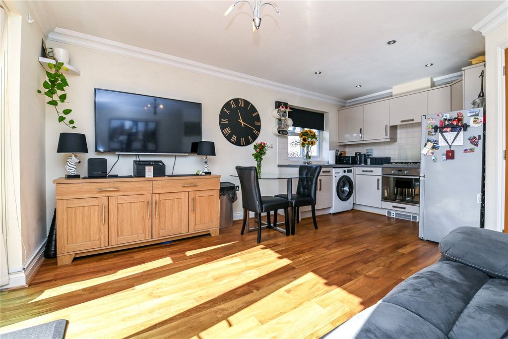 Property photo 2 of 15 Picture No. 04