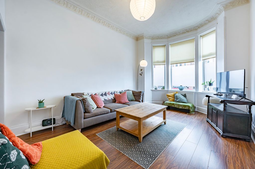 Property photo 2 of 25