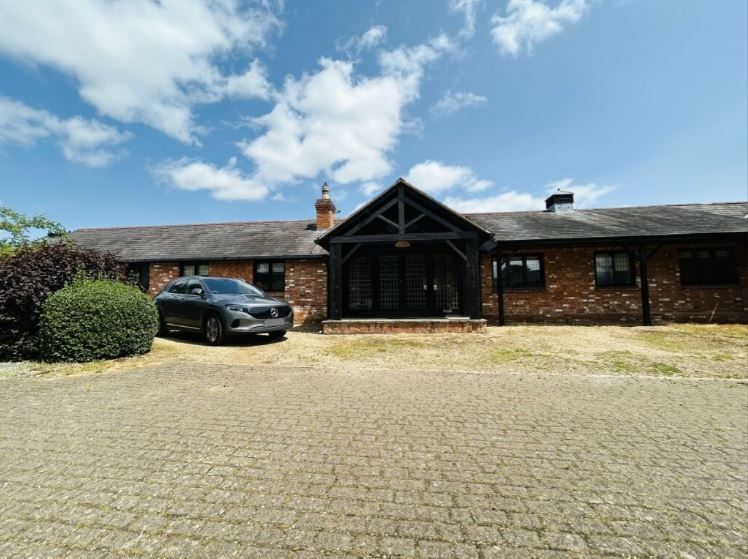 Property photo 1 of 21