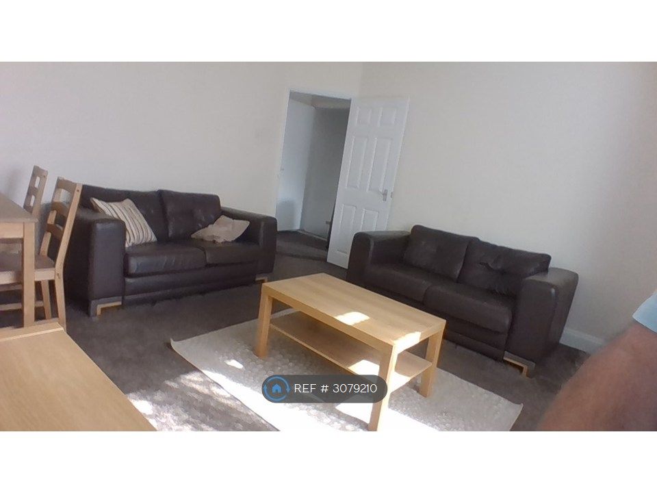 Property photo 1 of 13 Large Lounge
