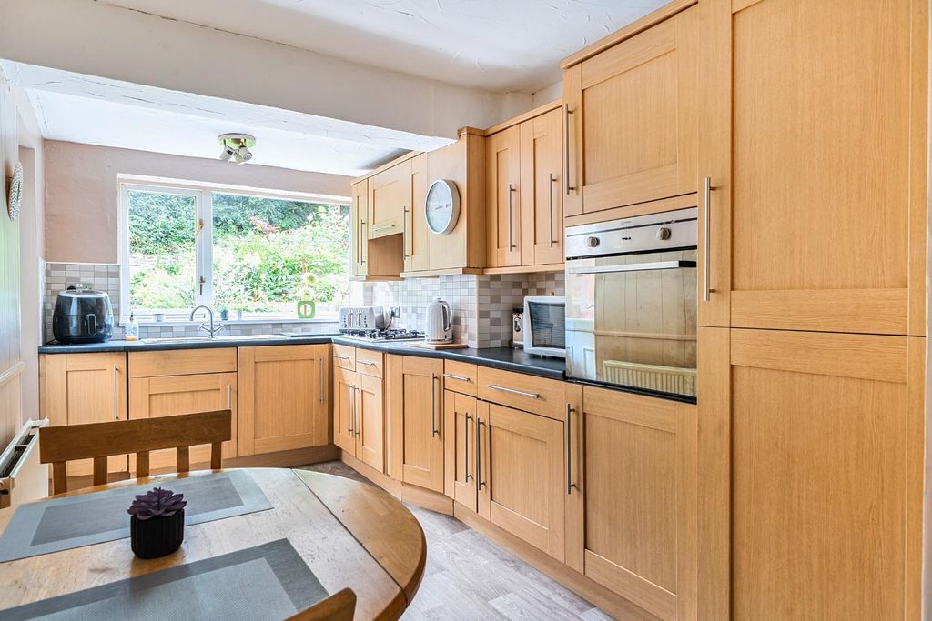 Property photo 3 of 20 1486090-9-6A44F08Eb9Df7.Jpg