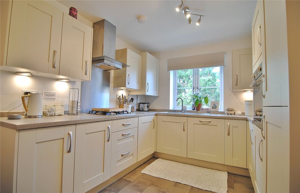 Property photo 2 of 13 Picture No. 29