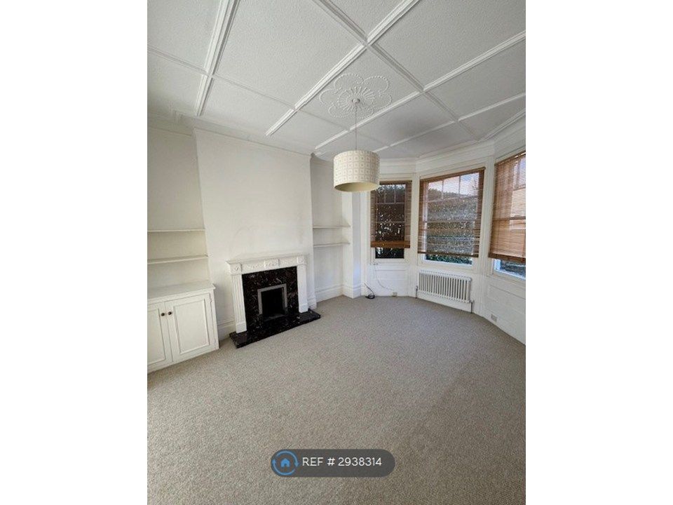 Property photo 3 of 9 Front Room
