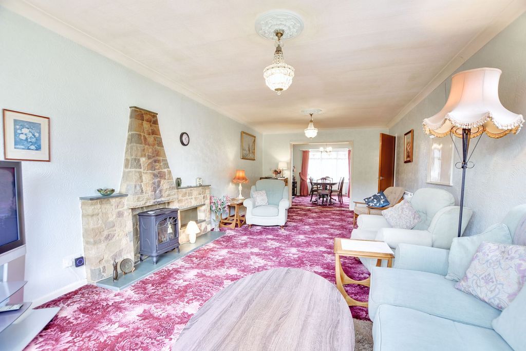 Property photo 2 of 34