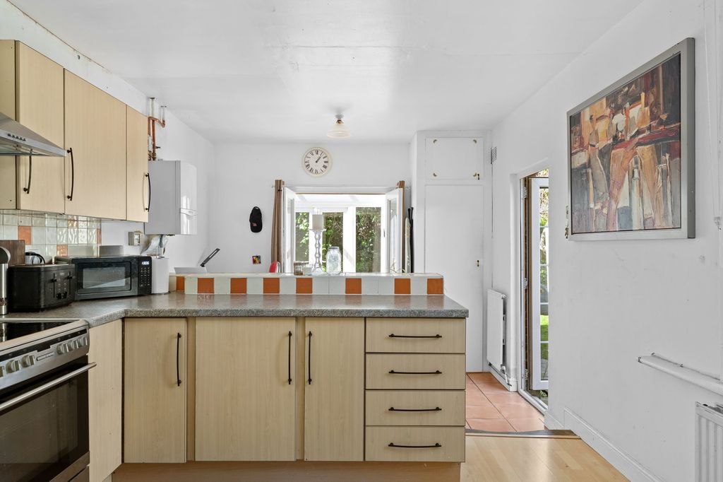 Property photo 3 of 39