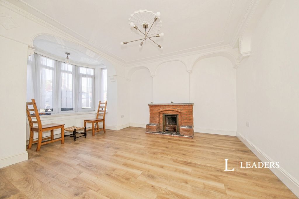 Property photo 2 of 13 Pbox-Img.Jpg
