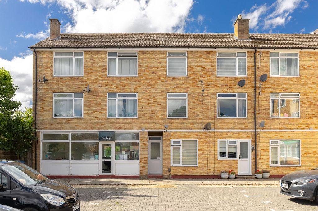 Property photo 1 of 12