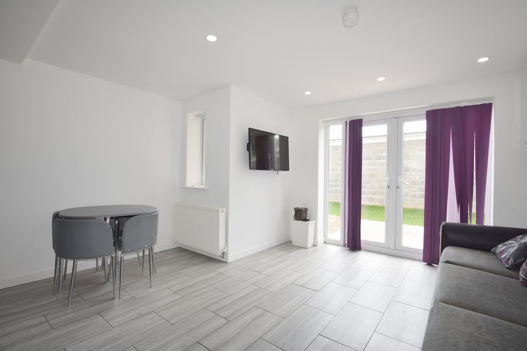 Property photo 1 of 13 Photo 2