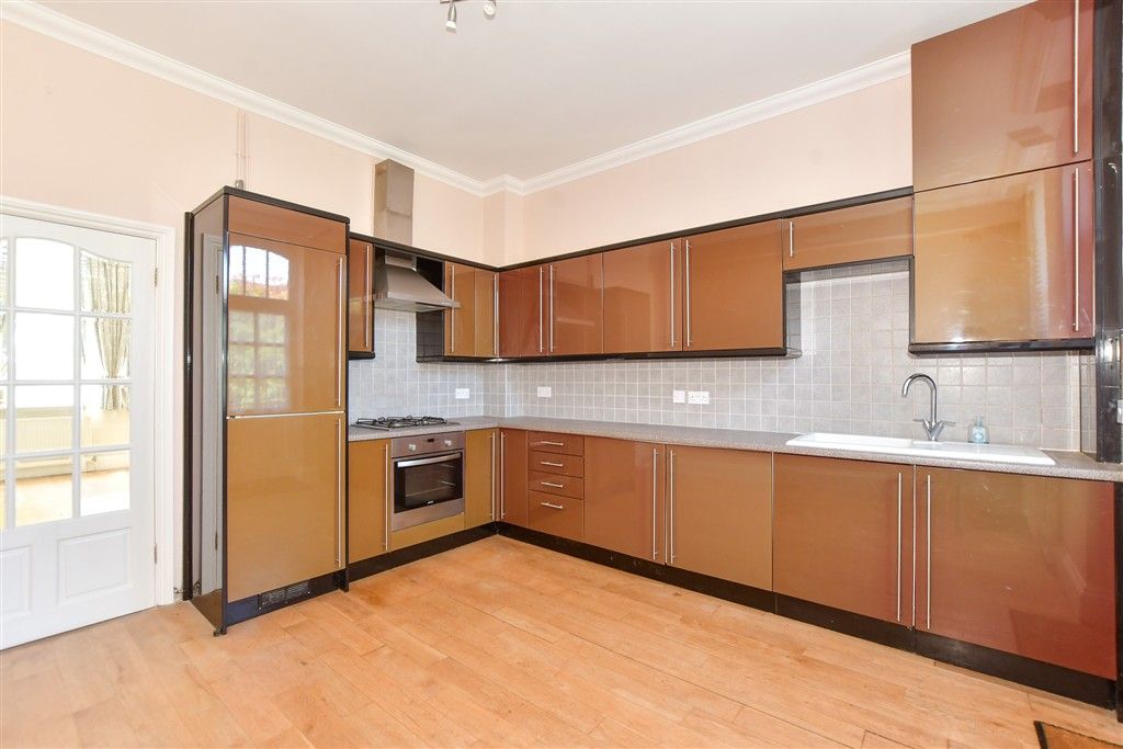 Property photo 3 of 13 Kitchen
