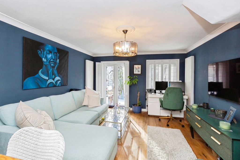 Property photo 3 of 18 Pbox-Img.Jpg